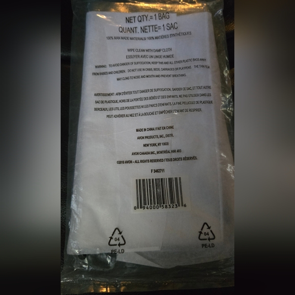 mark. Metallic Silver Wristlet Clutch 8"×4" - Picture 2 of 5